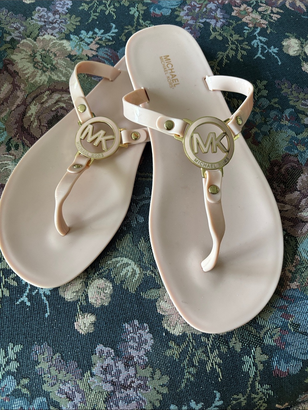 MICHAEL Michael Kors Blush Pink Logo Jelly Thong Sandals Size 9